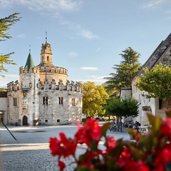 engelsburg-bei-kloster-neustift-castel-santangelo-allabbazia-di-novacella-c-andreas-tauber-2048-x-1365