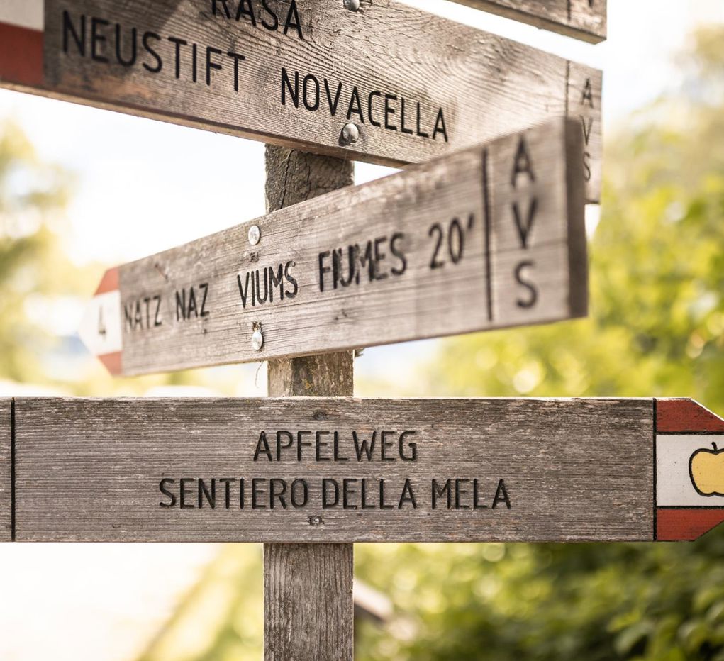 Schild Apfelweg