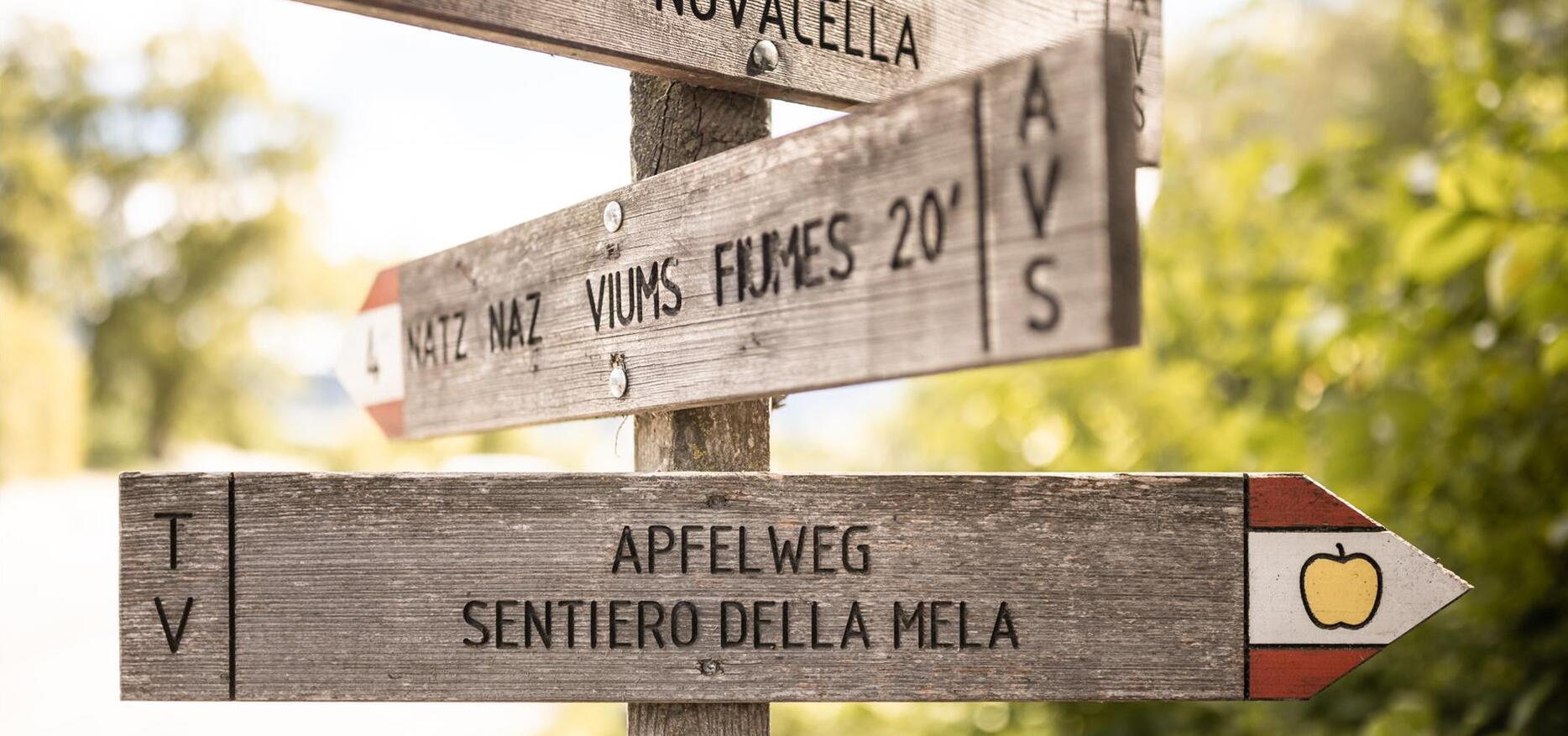 Schild Apfelweg