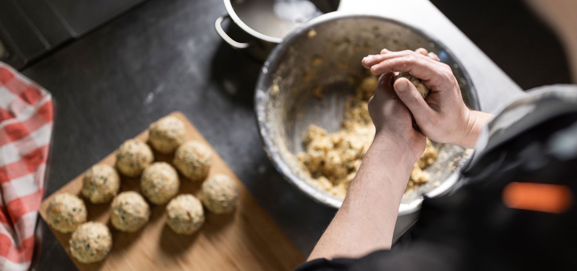 Preparazione dei canederli